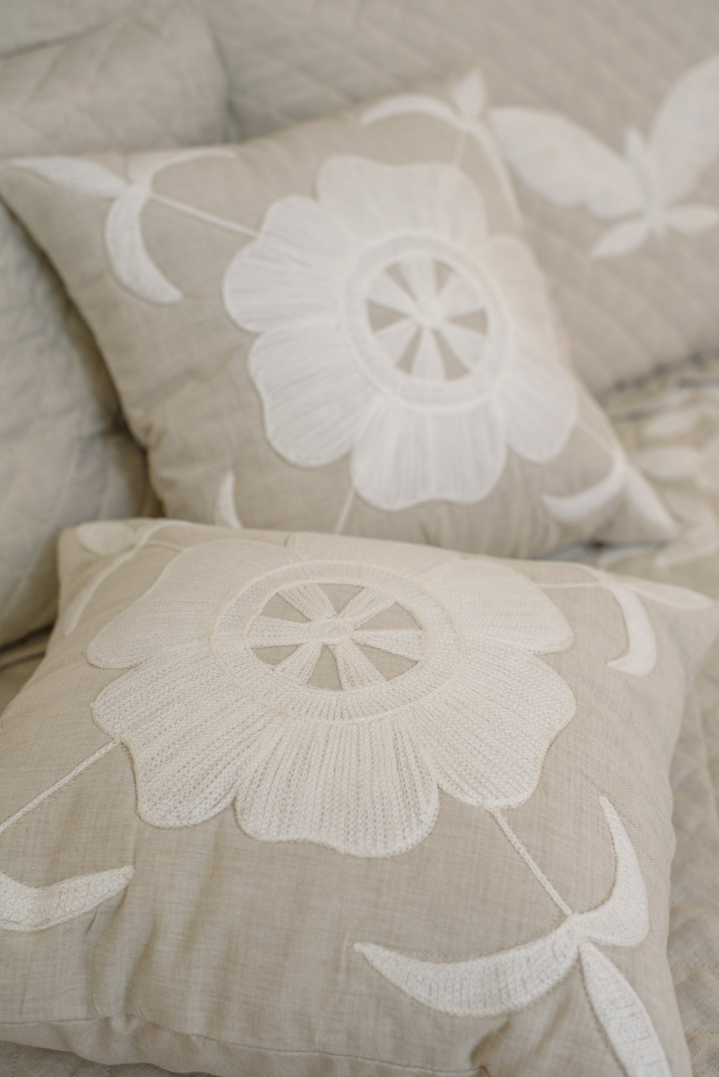 SPRING NATURAL BED COVER WITH WHITE EMBROIDERY