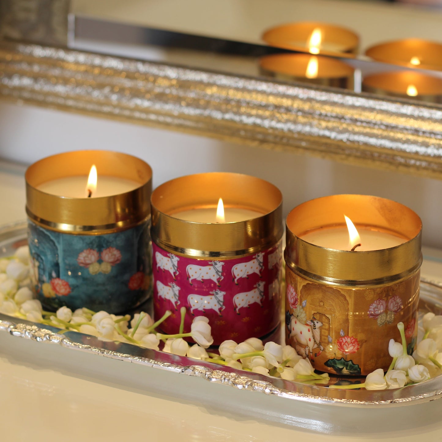PICHWAI CANDLE TRIO