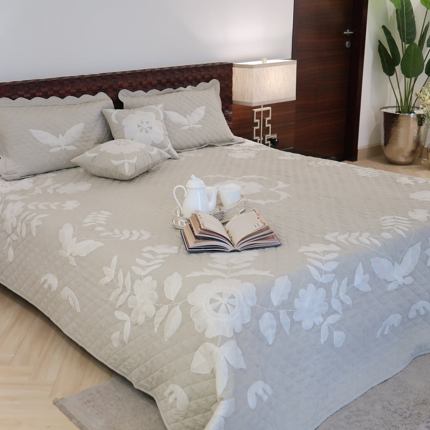 SPRING NATURAL BED COVER WITH WHITE EMBROIDERY