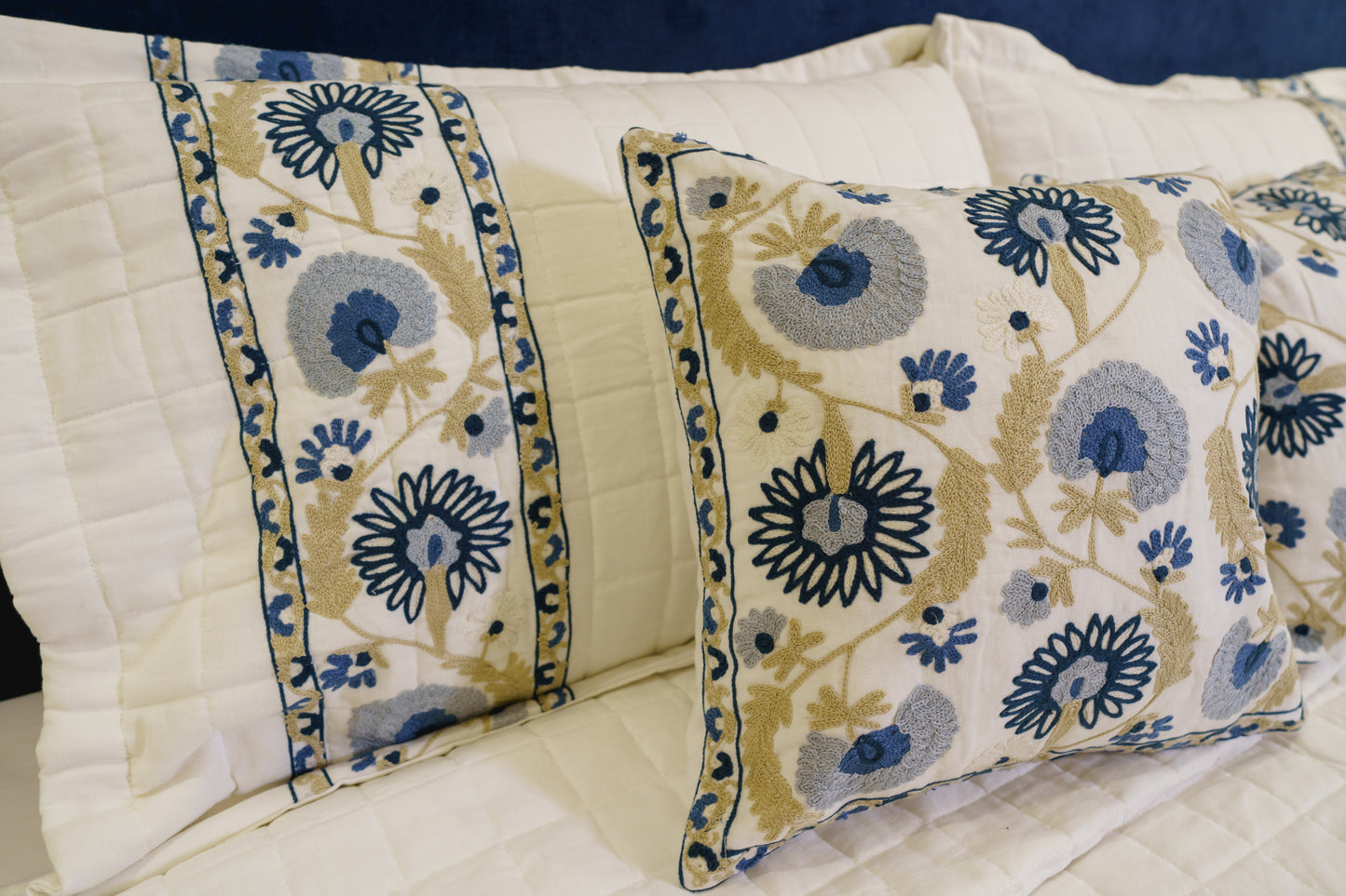 KASHMIRI WHITE LINEN BEDCOVER WITH BLUE EMBROIDERY