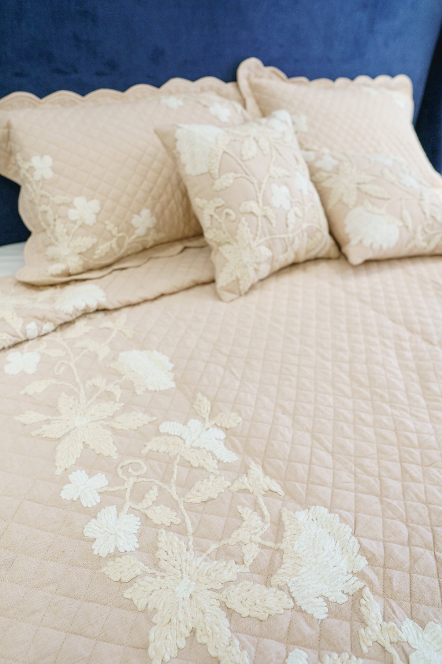 MEADOW LINEN BED COVER (PINK)