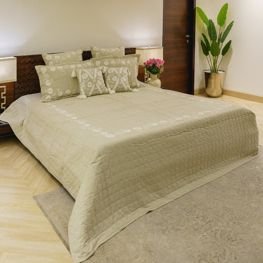 WINTER EMBROIDERED BED COVER (BEIGE)