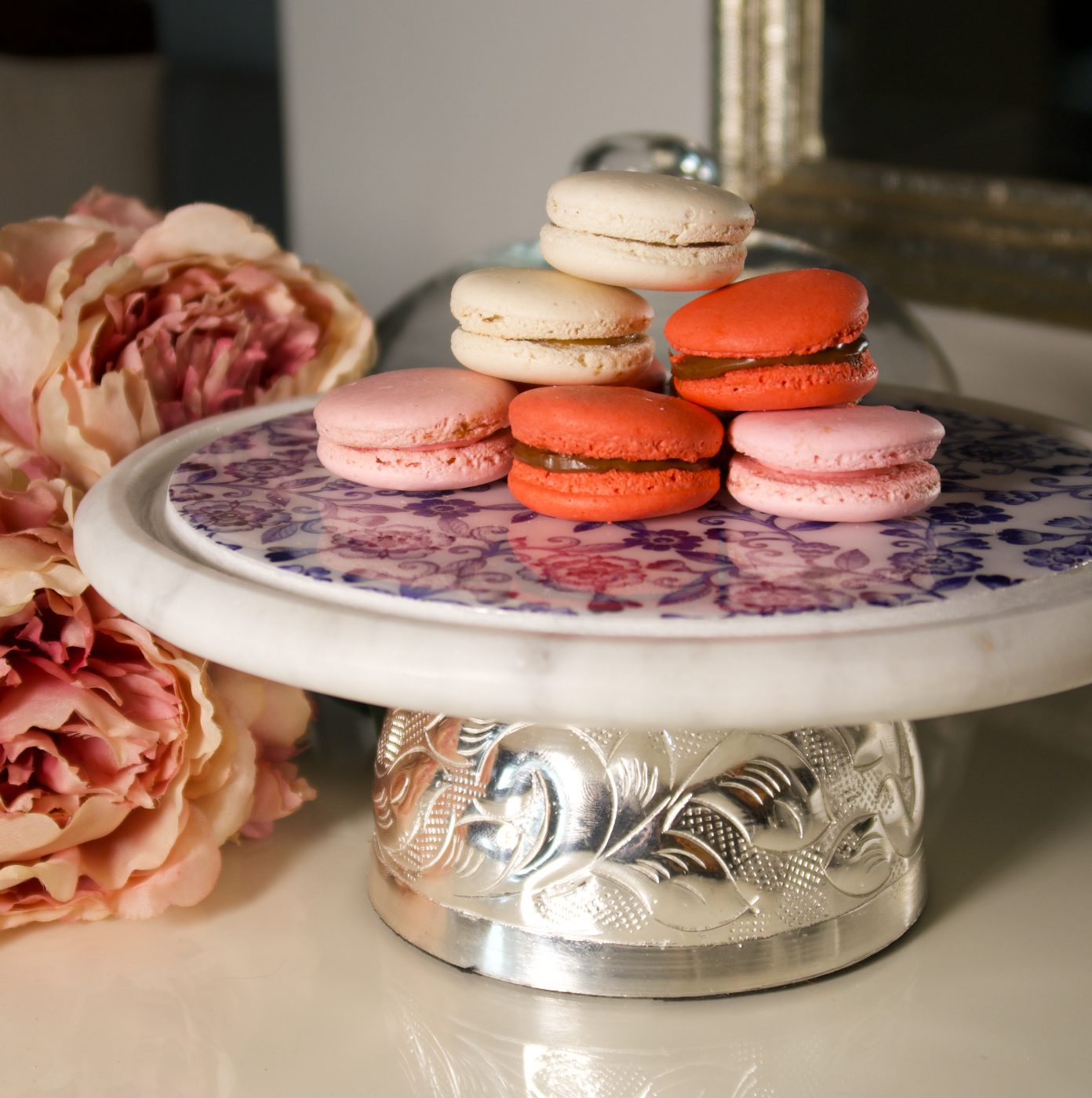 IVORY SUGAR CAKE STAND