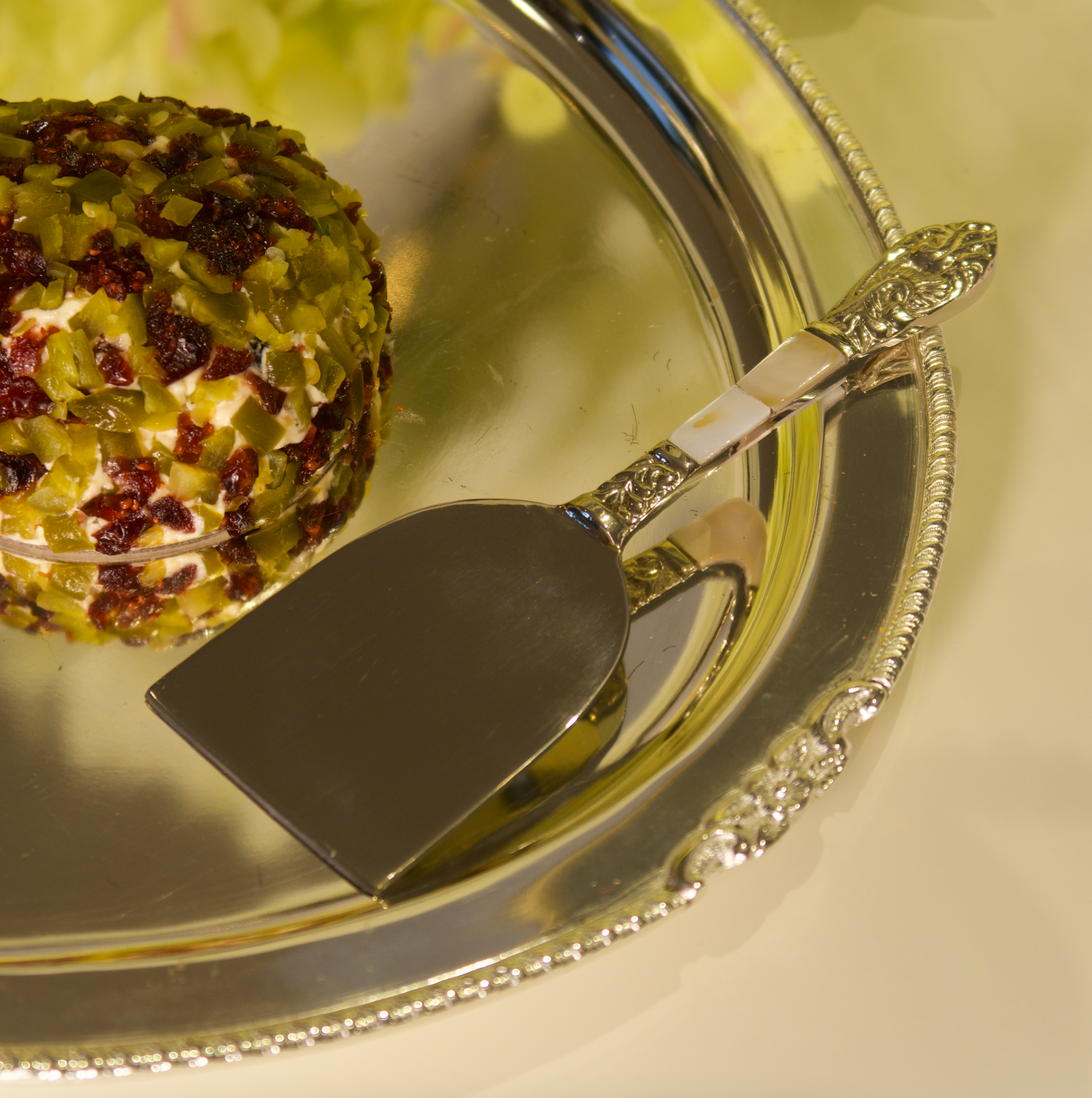 MOTHER OF PEARL CHEESE KNIVES