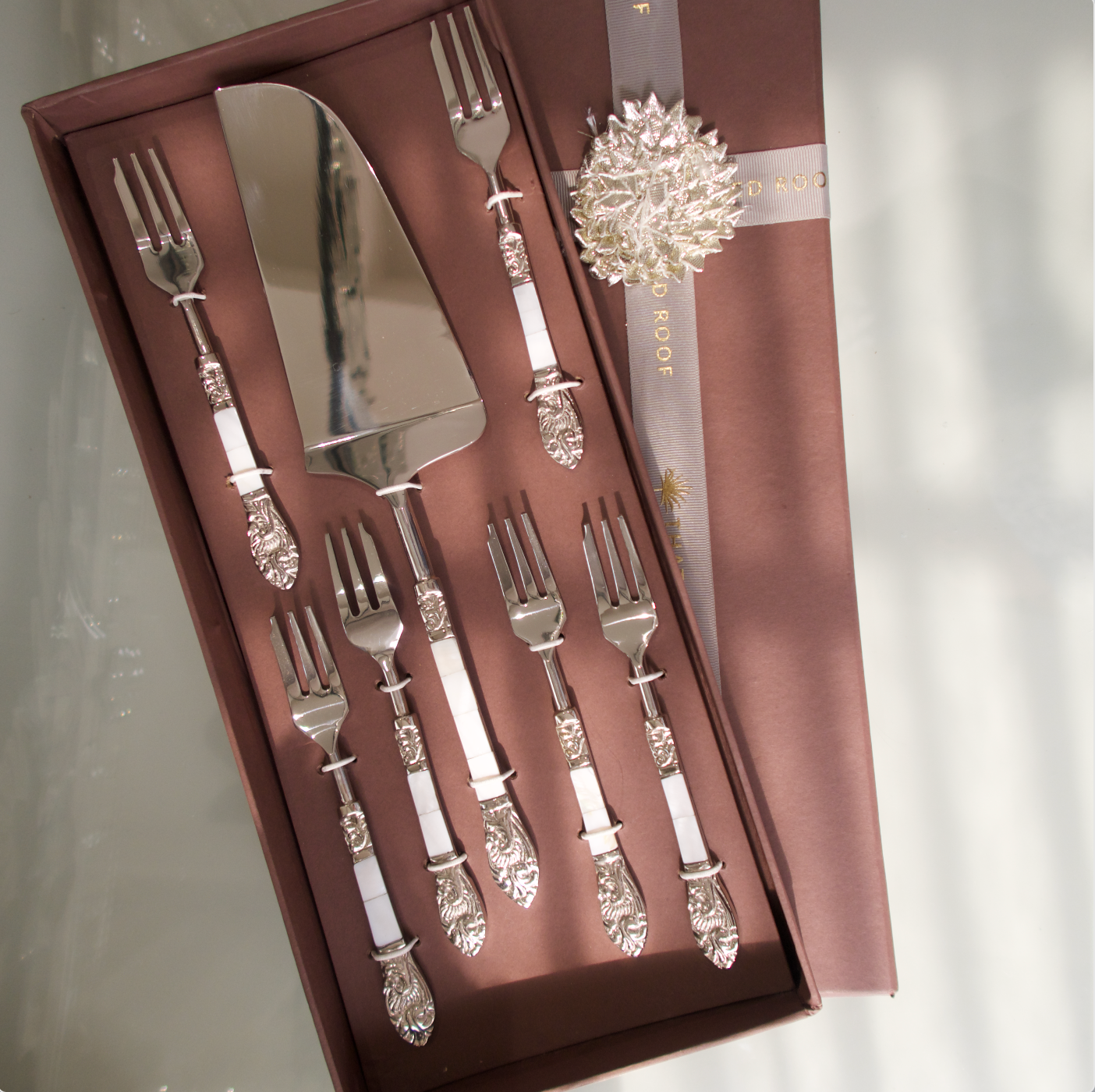MOTHER OF PEARL DESSERT SERVER AND FORKS