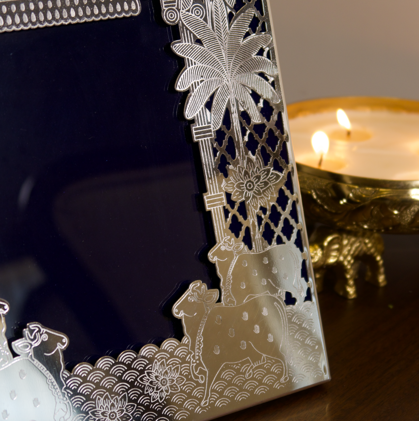 TAJ CUTWORK PHOTO FRAME