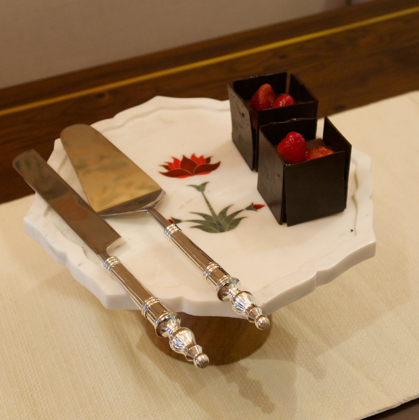 CHAANDI CAKE-KNIFE SERVER