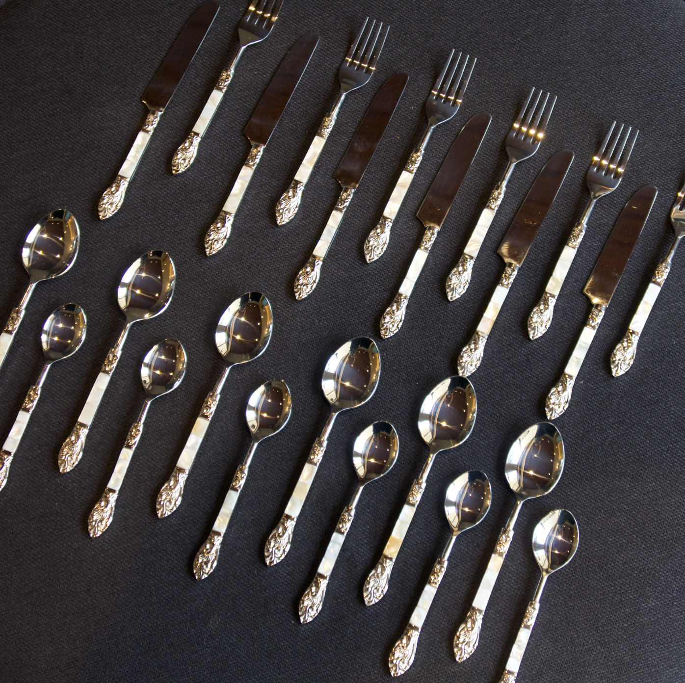 MOTHER OF PEARL CUTLERY SET OF 24
