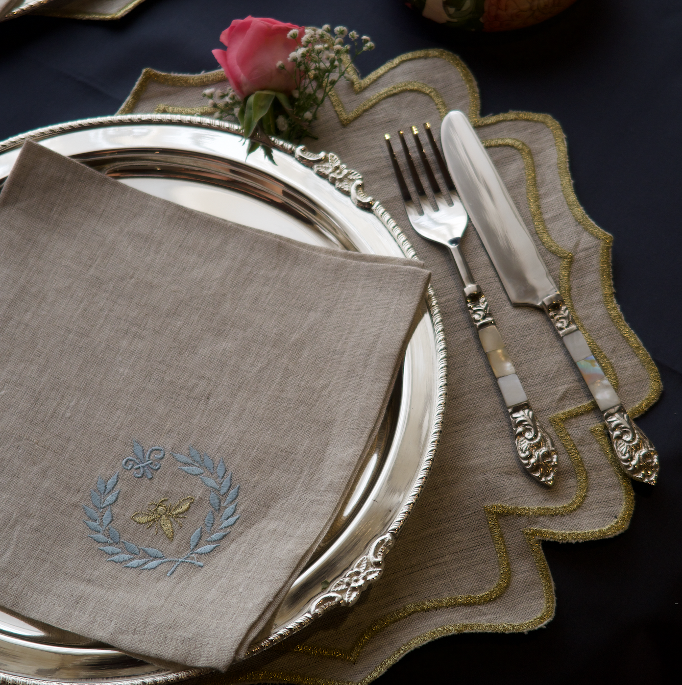 BEE TABLE NAPKINS (SET OF 6)