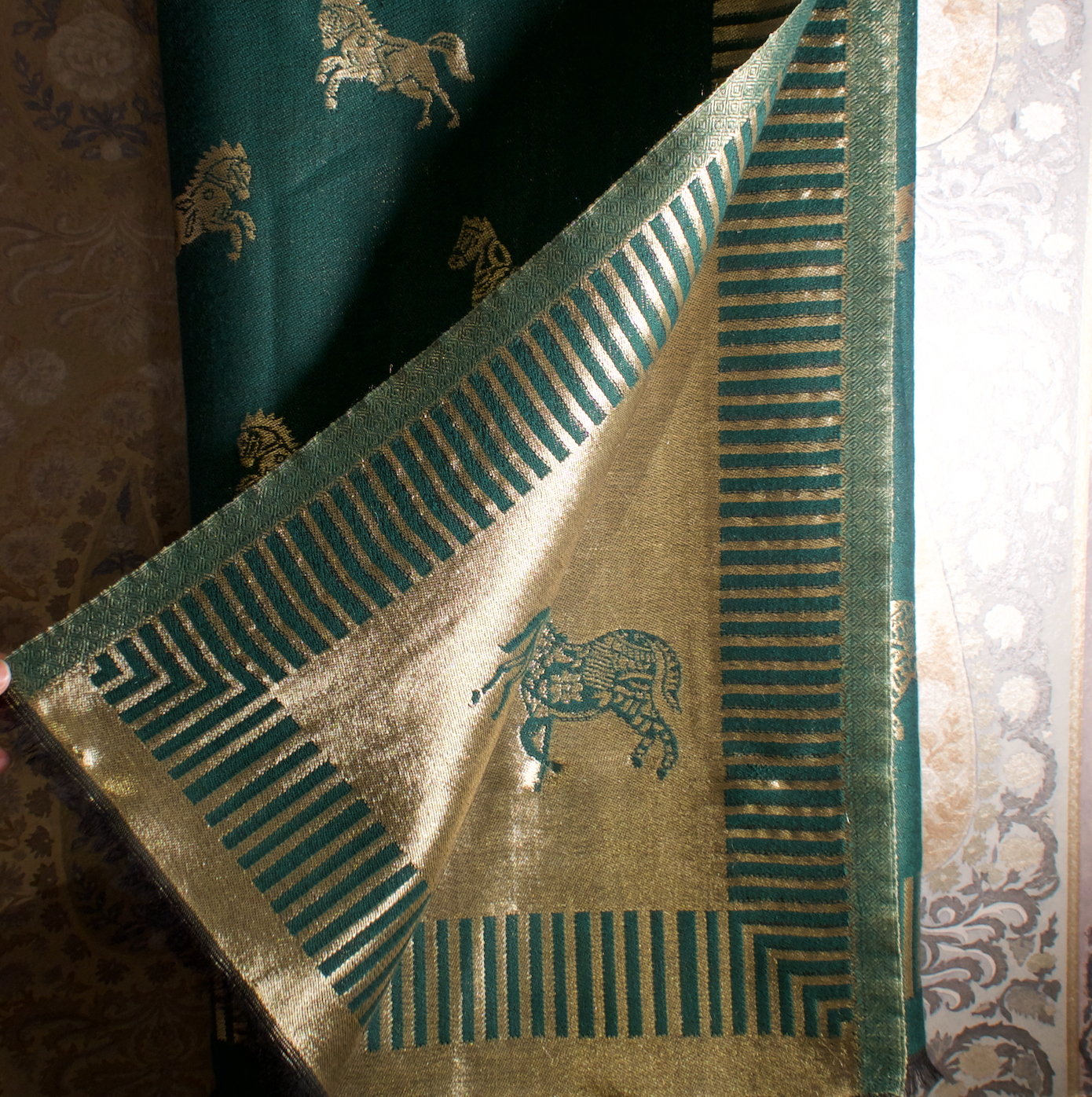 EMERALD GREEN HORSE ZARI REVERSIBLE SHAWL | WOOL