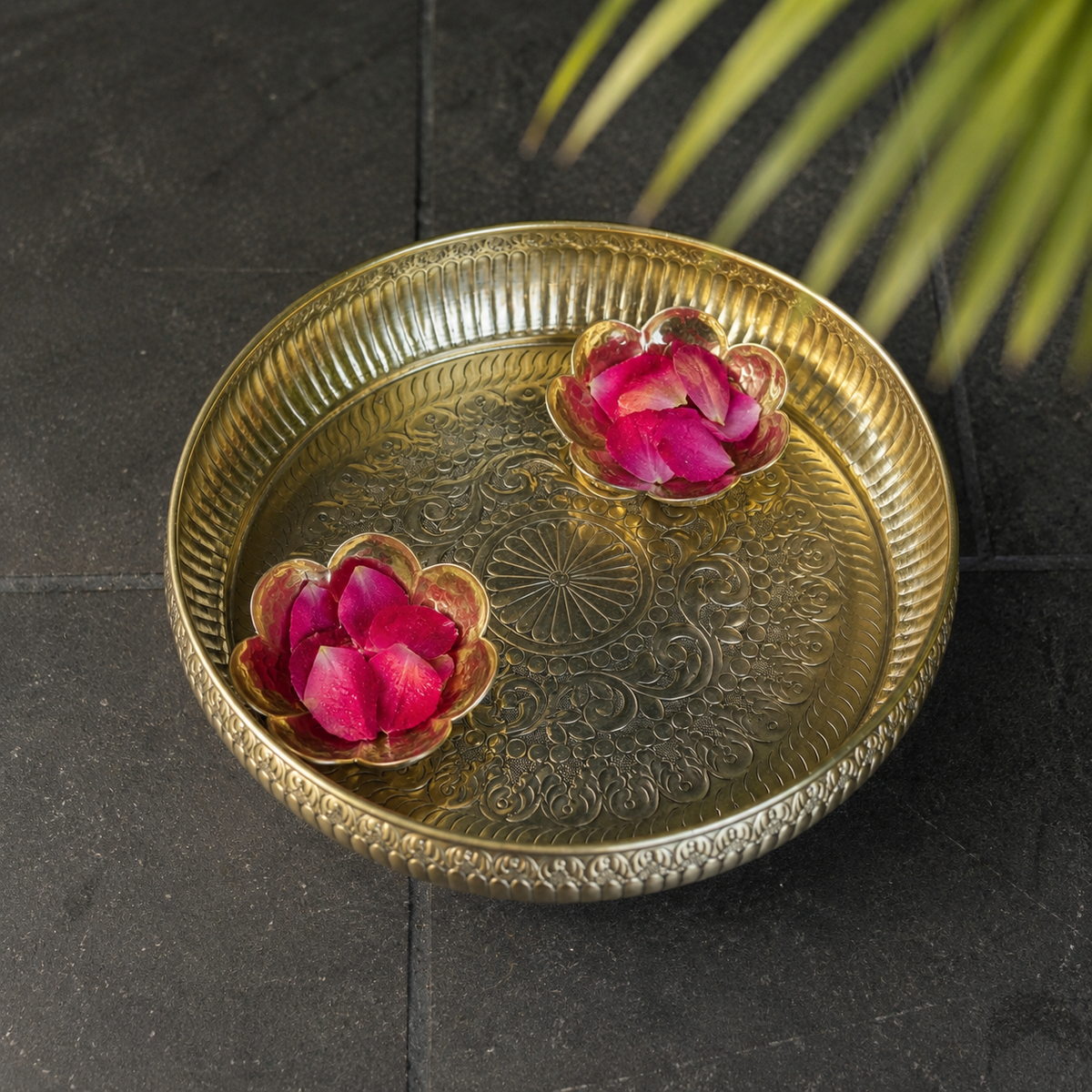 BOUGAINVILLEA WATER URLI (WITH COMPLIMENTARY FLOATING DIYAS)