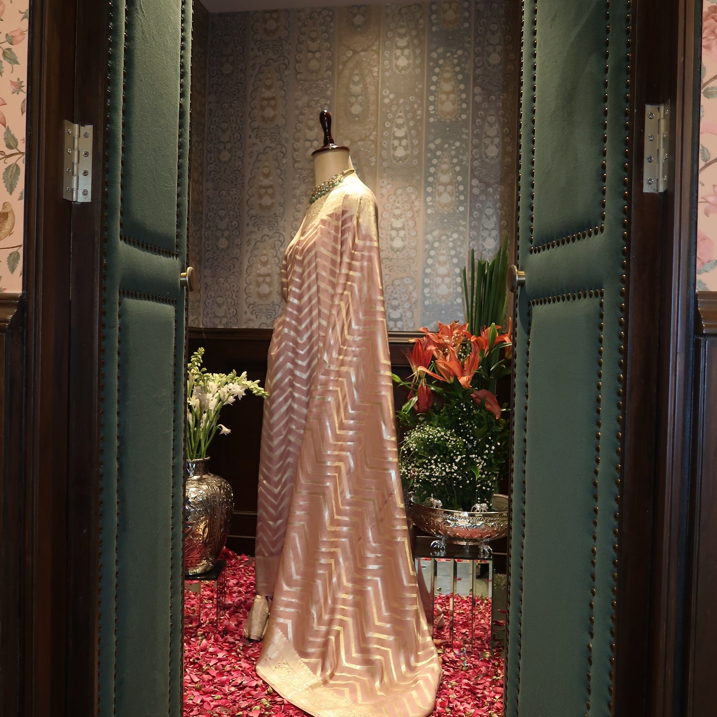 DUSTY PINK CHEVRON BANARASI SAREE
