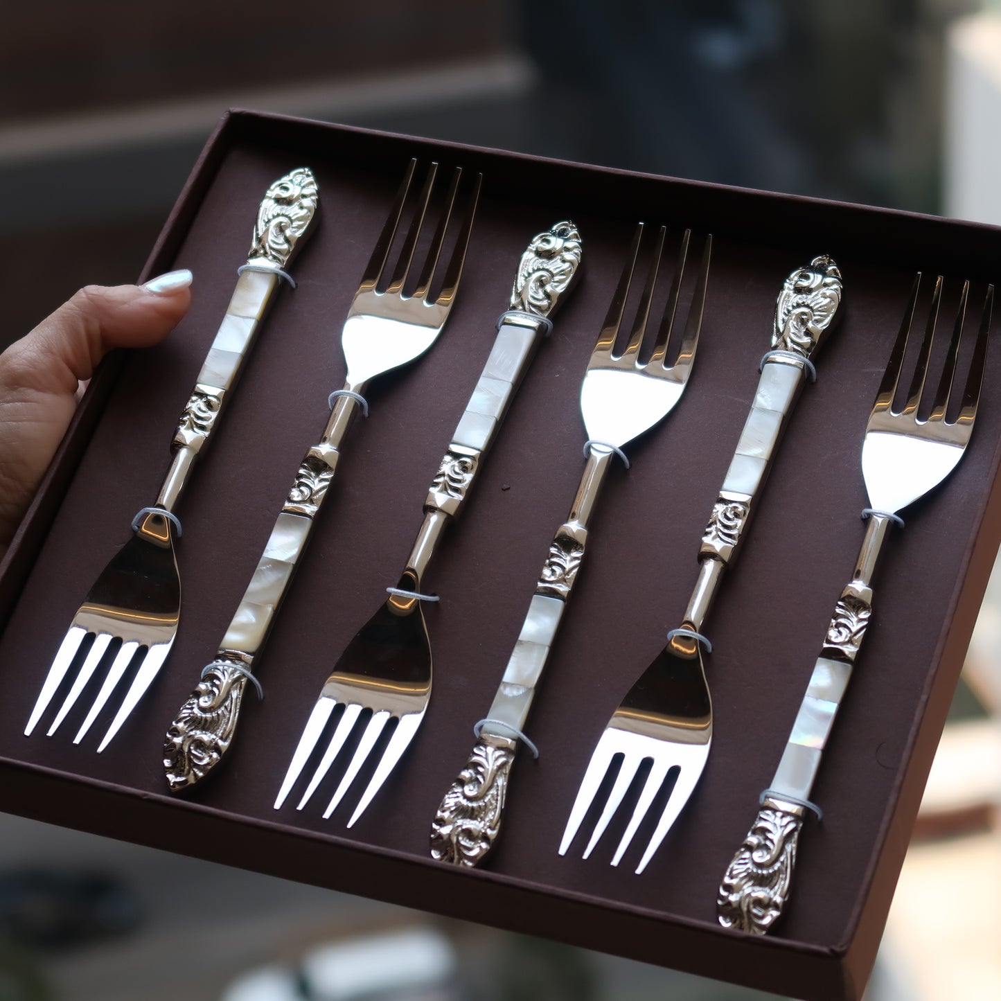MOTHER OF PEARL DINNER FORKS (SET OF 6)