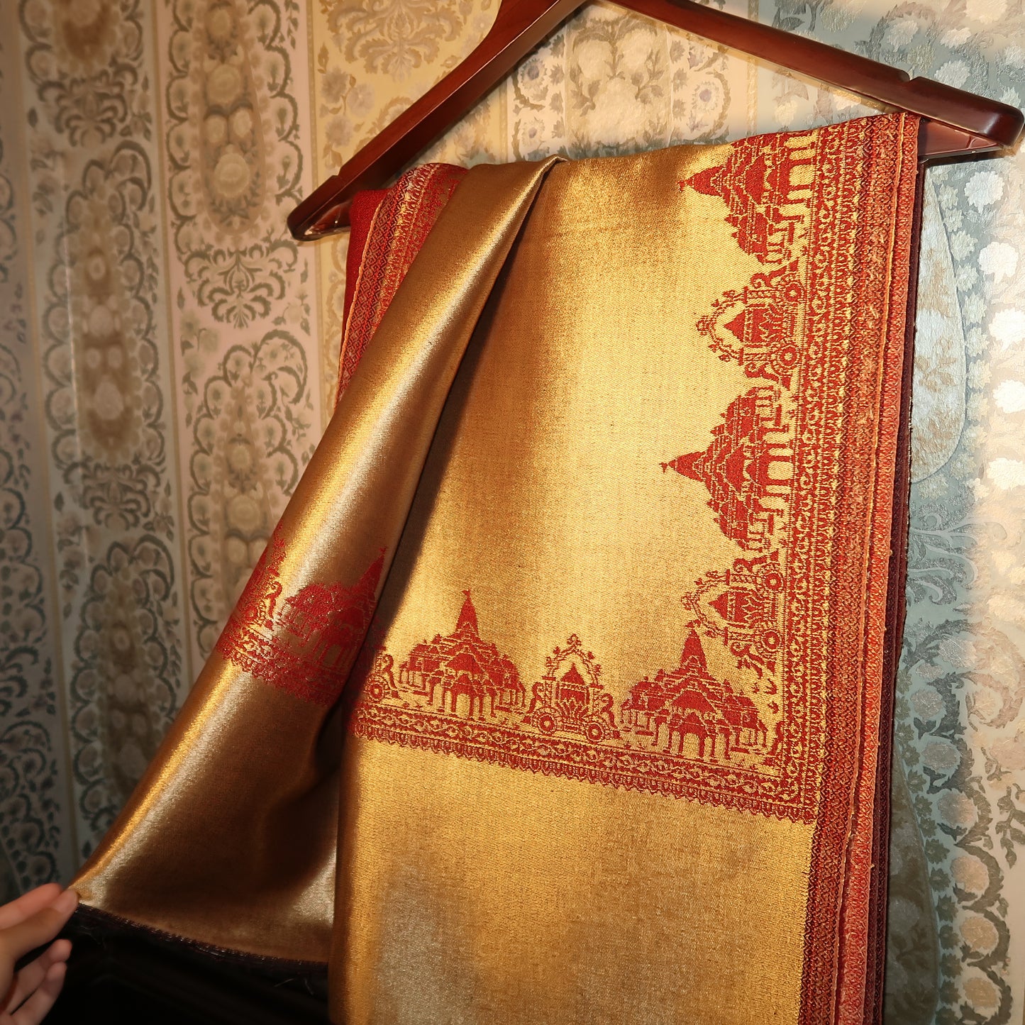 LIQUID GOLD: RAM MANDIR SHAWL (ROYAL RED)