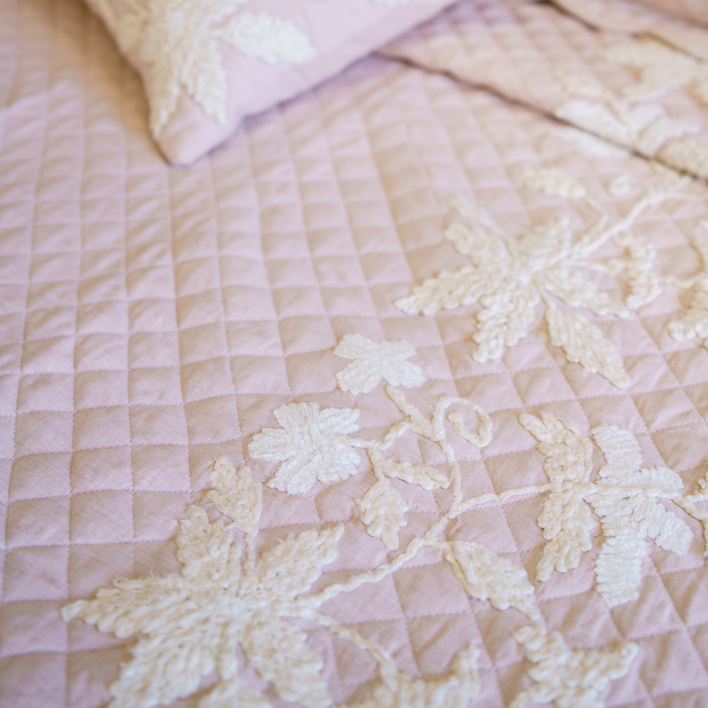 MEADOW LINEN BED COVER (PINK)