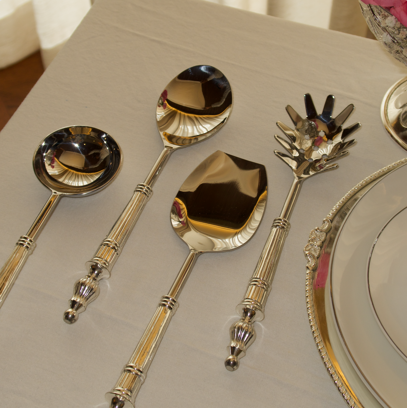 CHAANDI SERVING SET OF 4