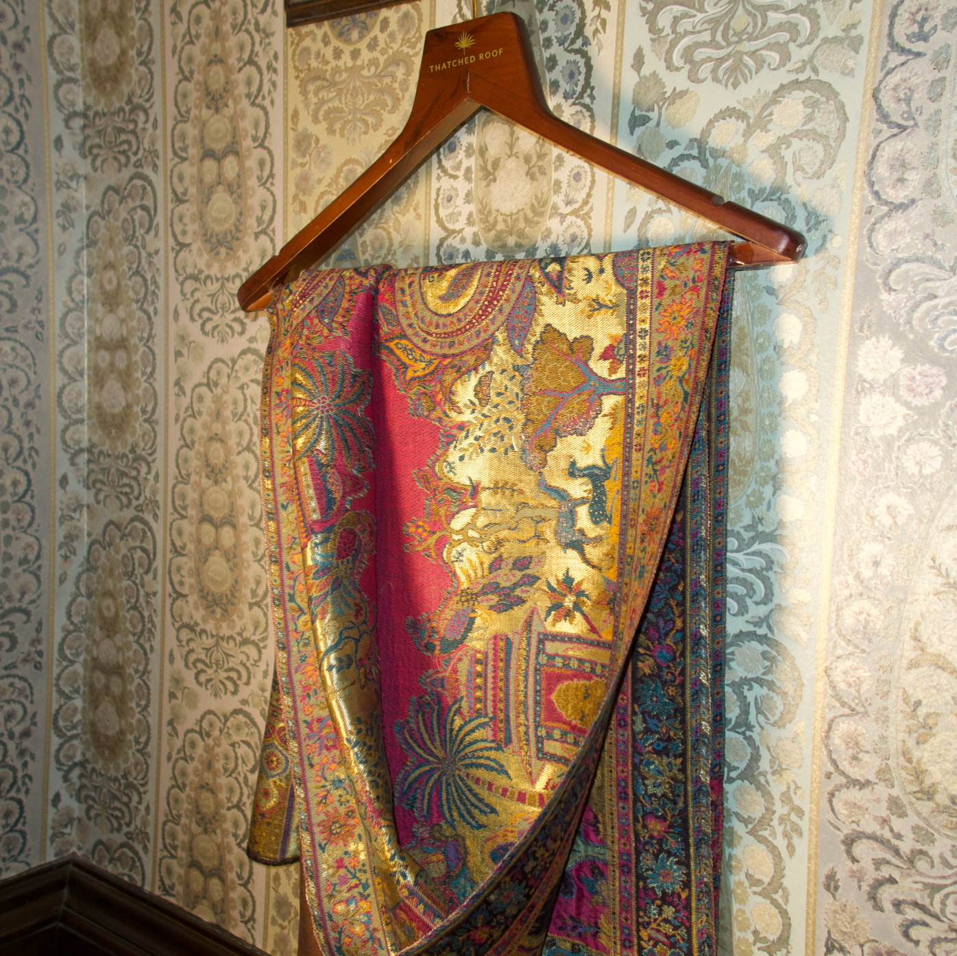 LIQUID GOLD: NAZAQAT SHAWL (RANI PINK)
