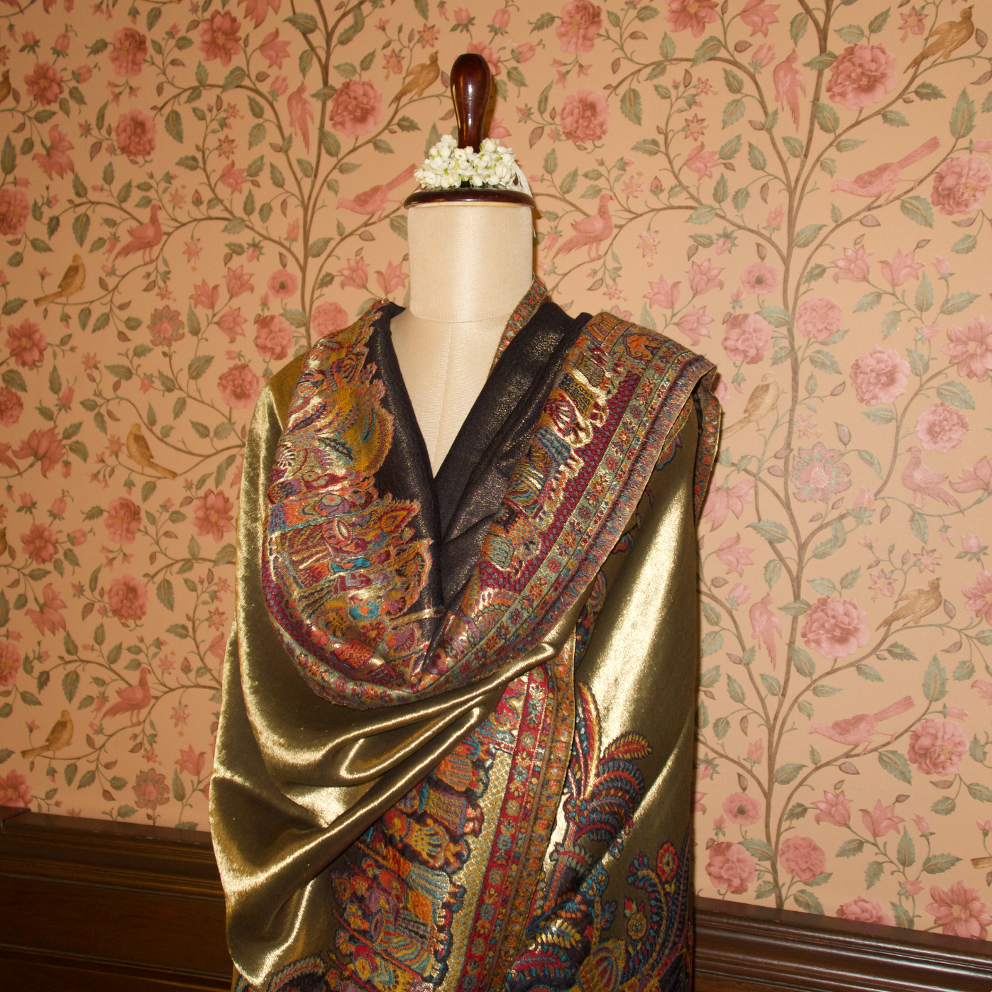 LIQUID GOLD: SHEESH MAHAL SHAWL (BLACK)