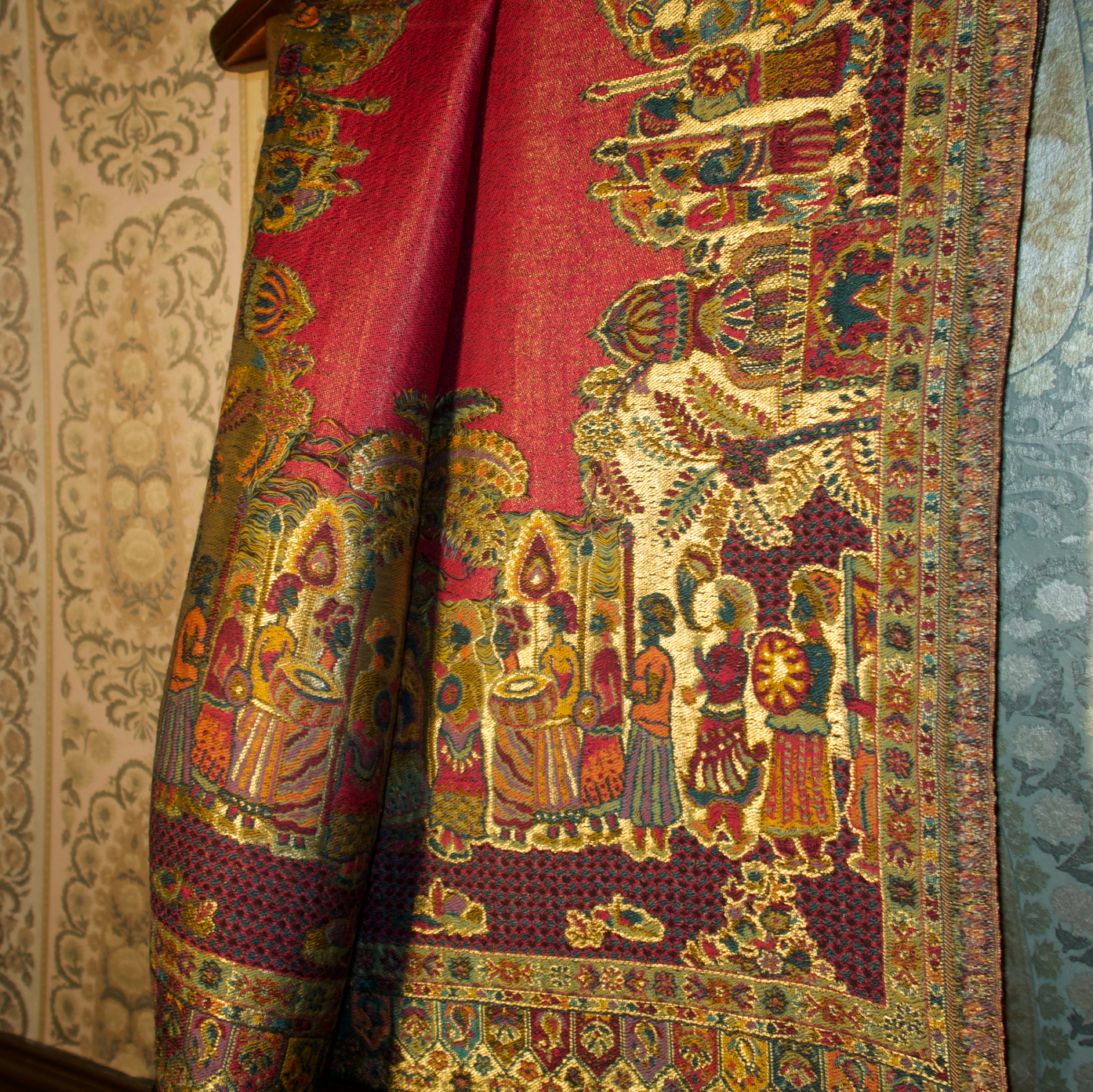 LIQUID GOLD: SHEESH MAHAL SHAWL (RANI PINK)