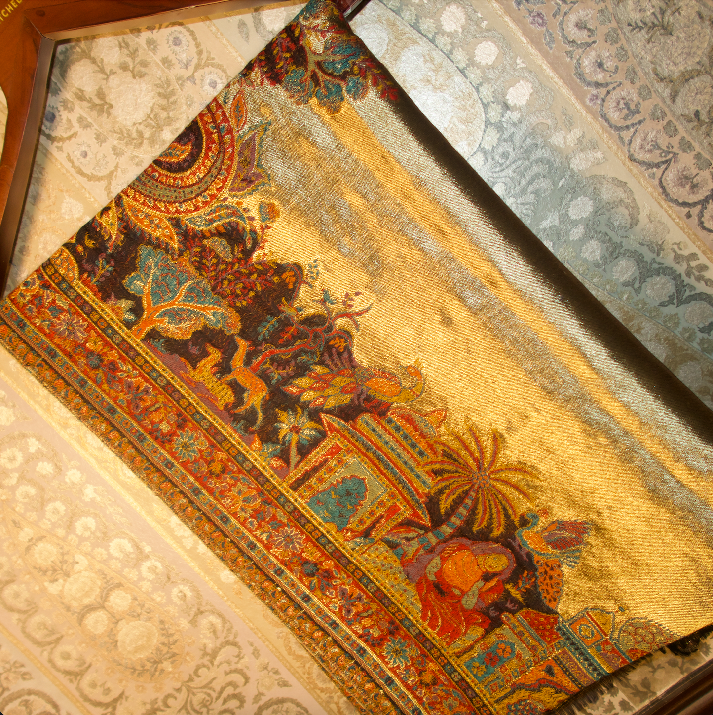 LIQUID GOLD: NAZAQAT SHAWL (BLACK)