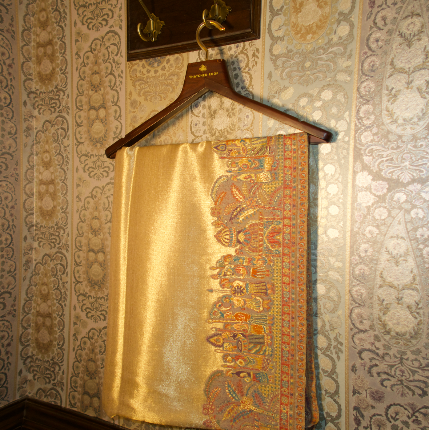 LIQUID GOLD: SHEESH MAHAL SHAWL (CREAM BEIGE)