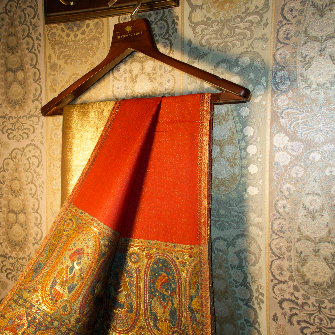 LIQUID GOLD: PERSIA SHAWL (ROYAL RED)