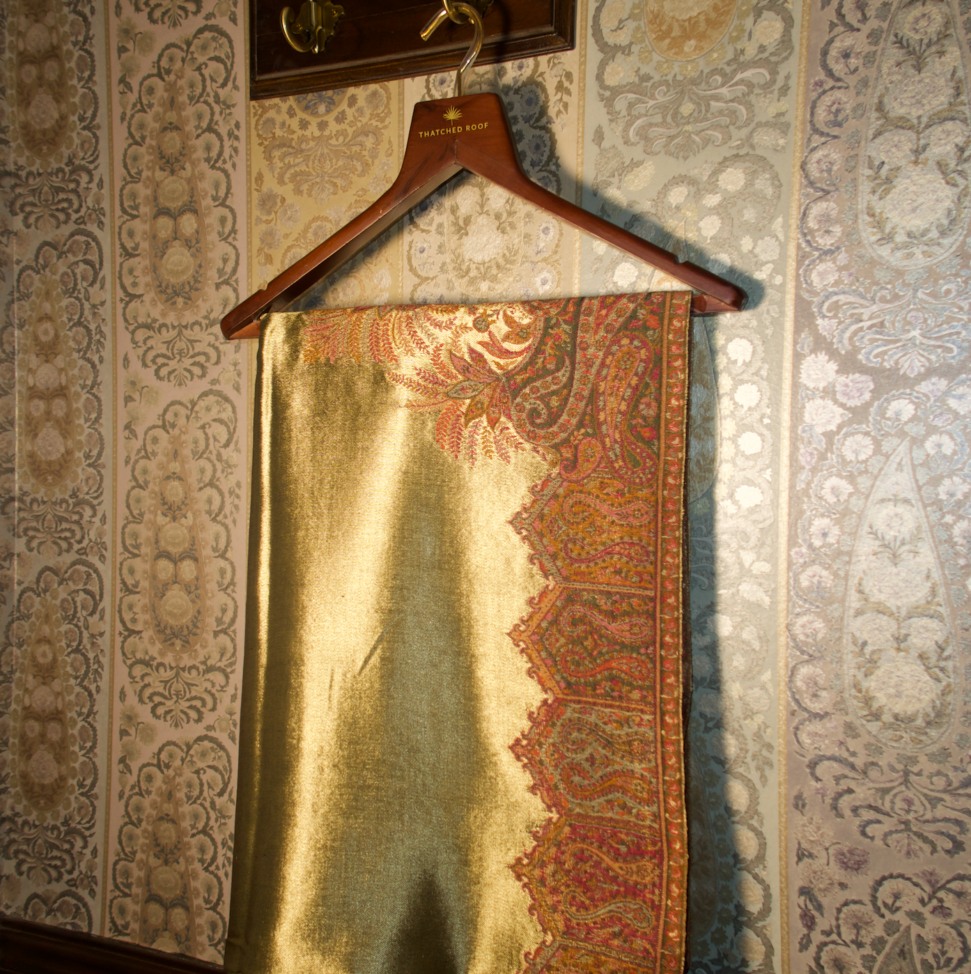 LIQUID GOLD: MEHR SHAWL (GREEN)