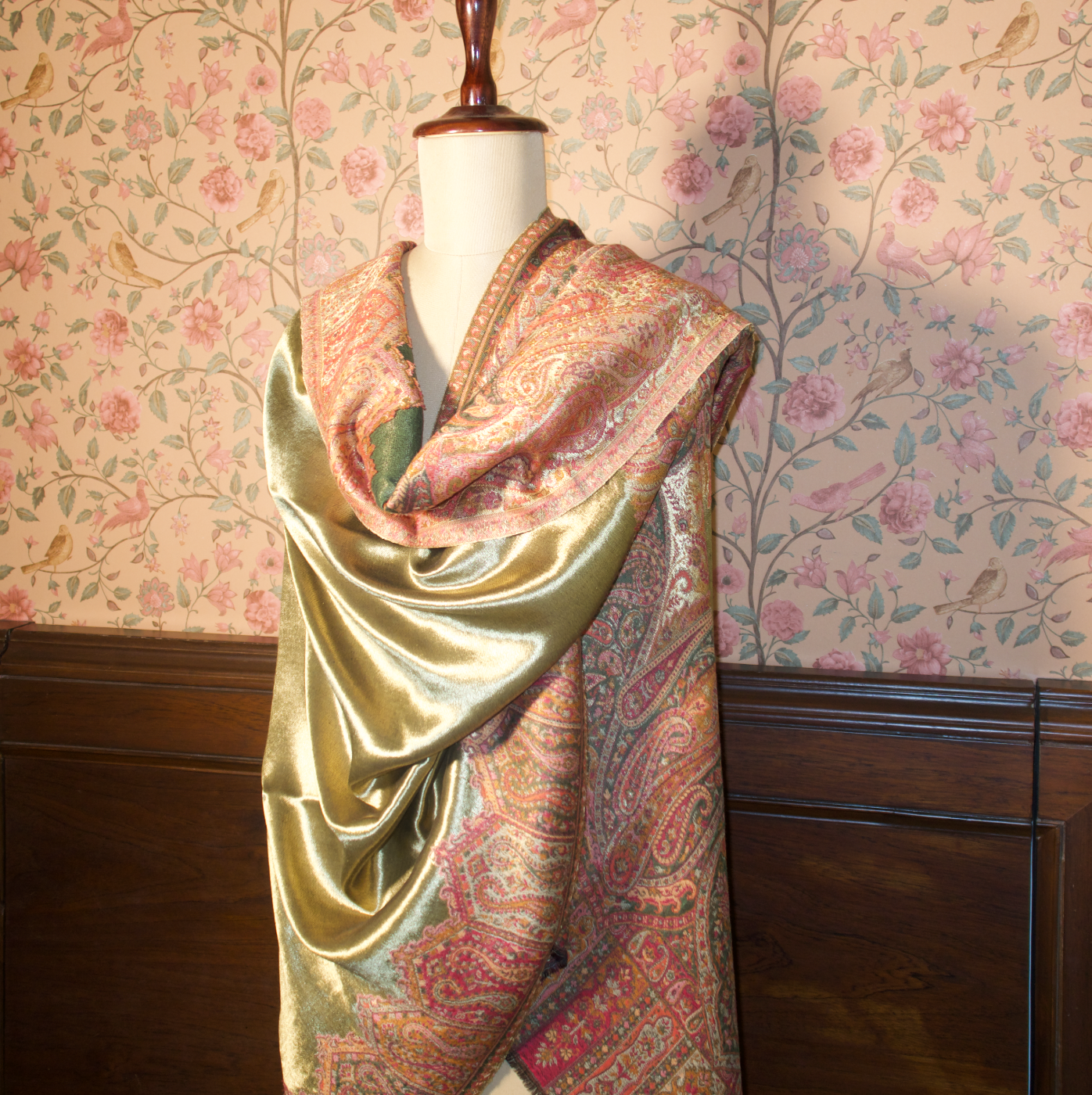 LIQUID GOLD: MEHR SHAWL (GREEN)