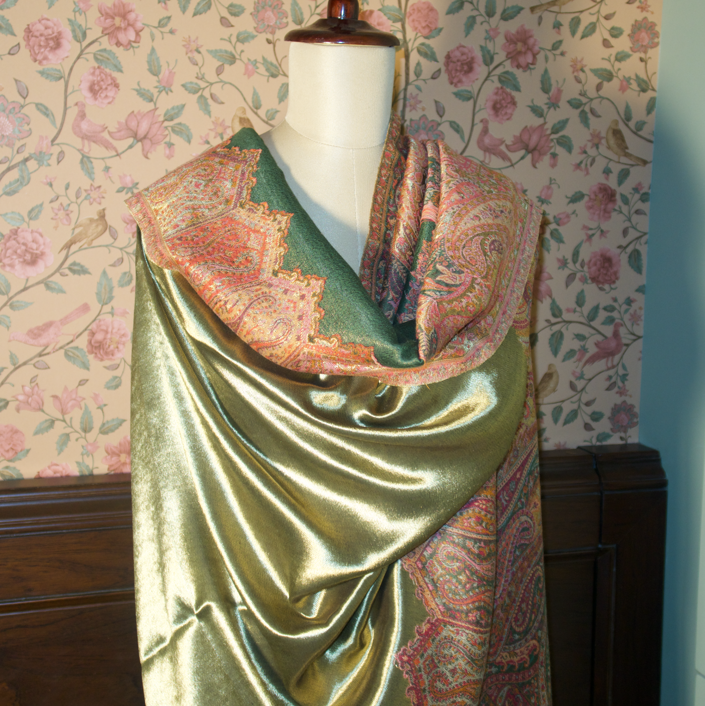LIQUID GOLD: MEHR SHAWL (GREEN)