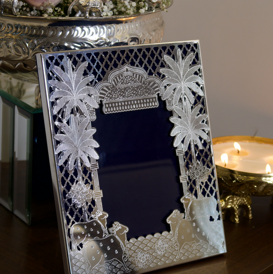 TAJ CUTWORK PHOTO FRAME