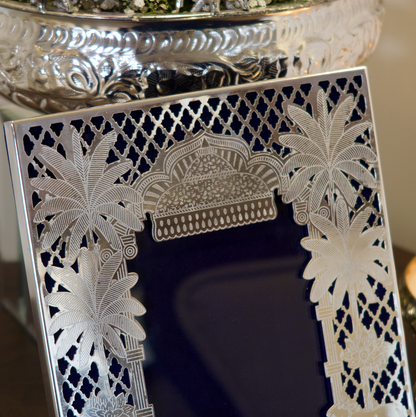 TAJ CUTWORK PHOTO FRAME