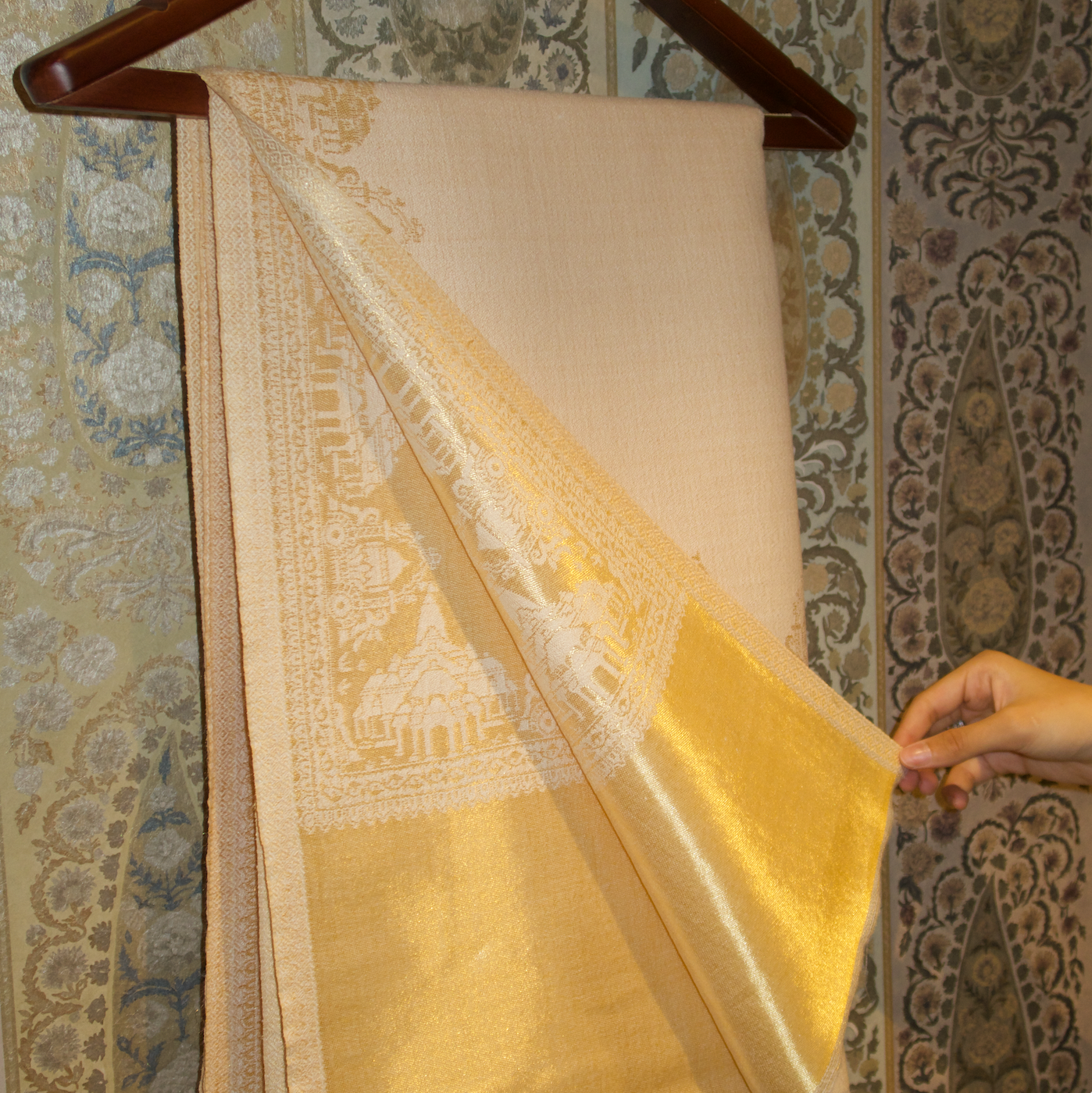 RAM MANDIR SHAWL (CREAM IVORY)