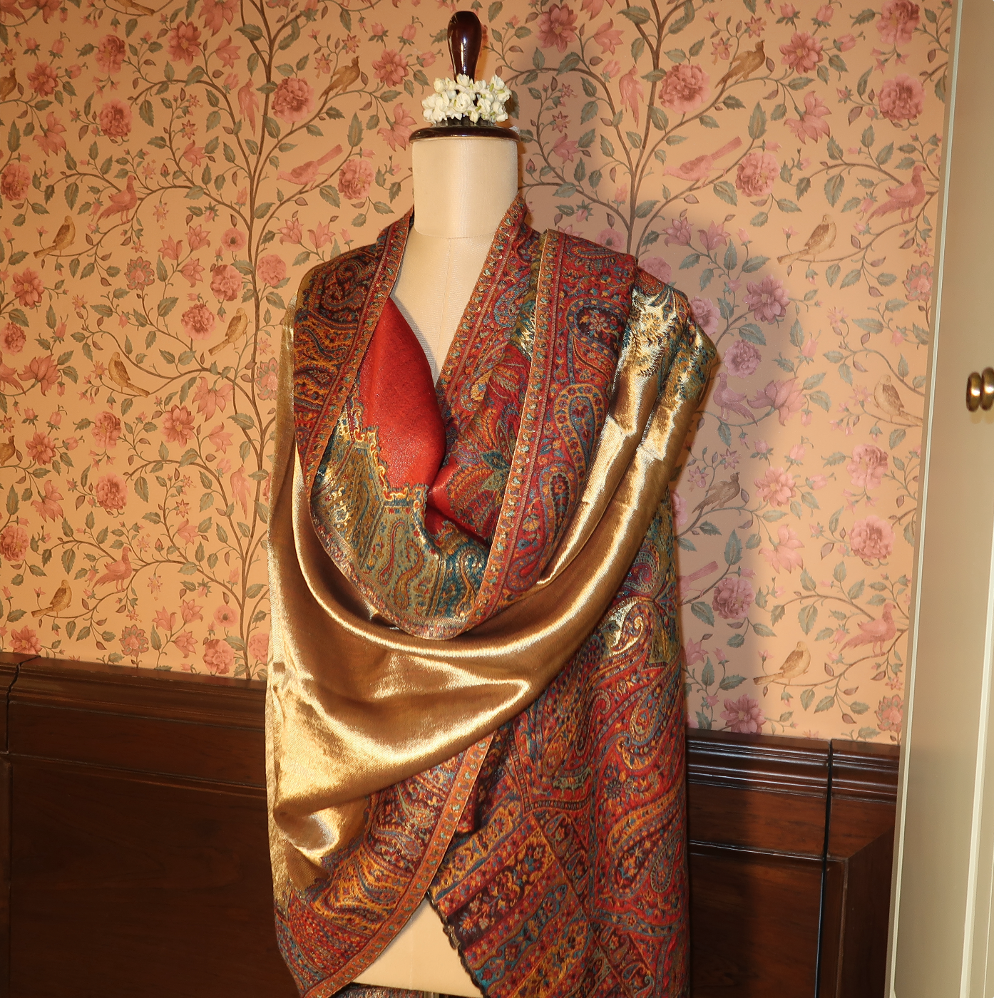 LIQUID GOLD: MEHR SHAWL (ROYAL RED)