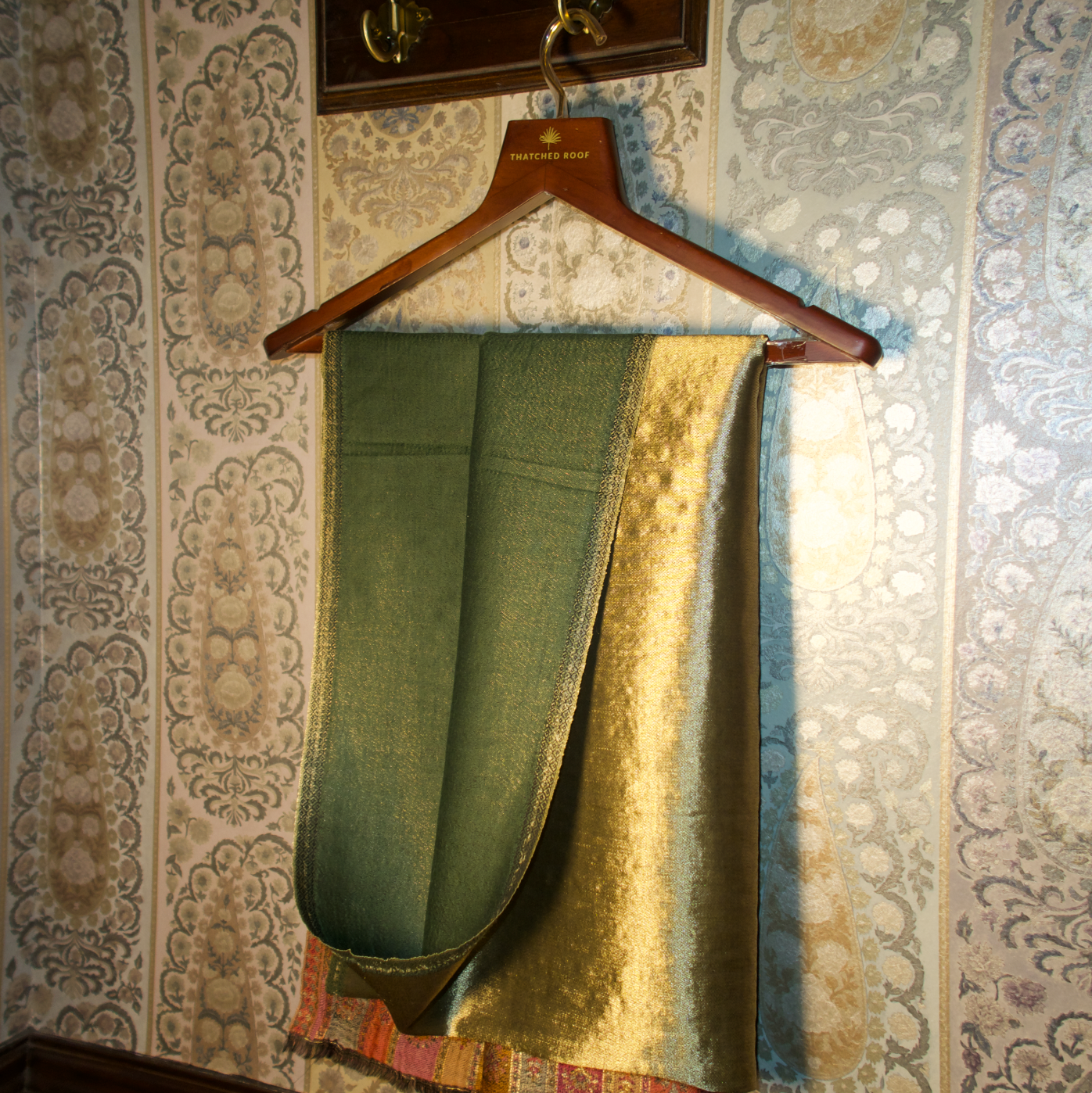 LIQUID GOLD: PERSIA SHAWL (GREEN)