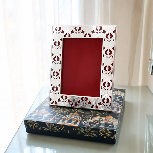 INAYA CUTWORK PHOTO FRAME