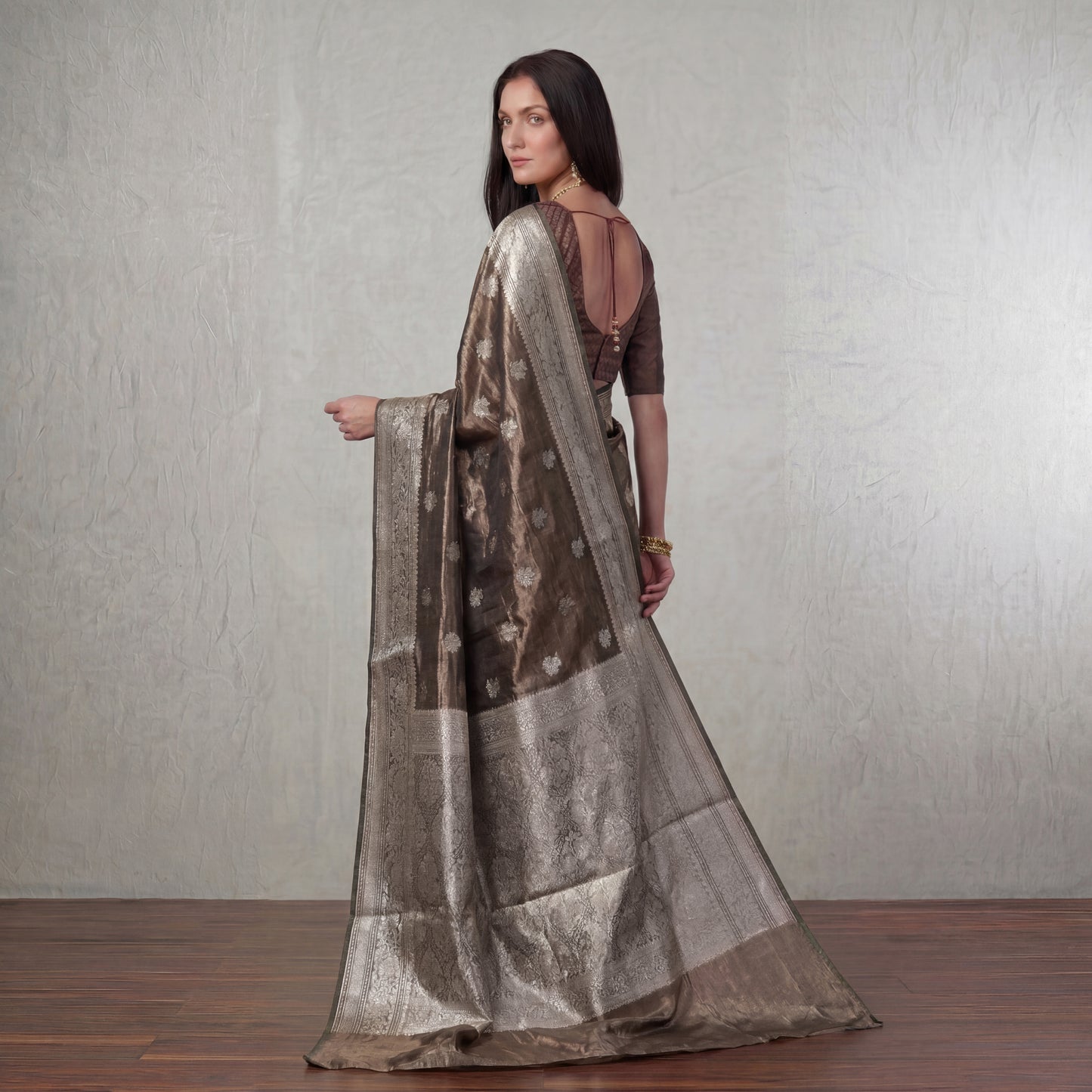 DUSTY GREEN CRUSHED-TISSUE SAREE