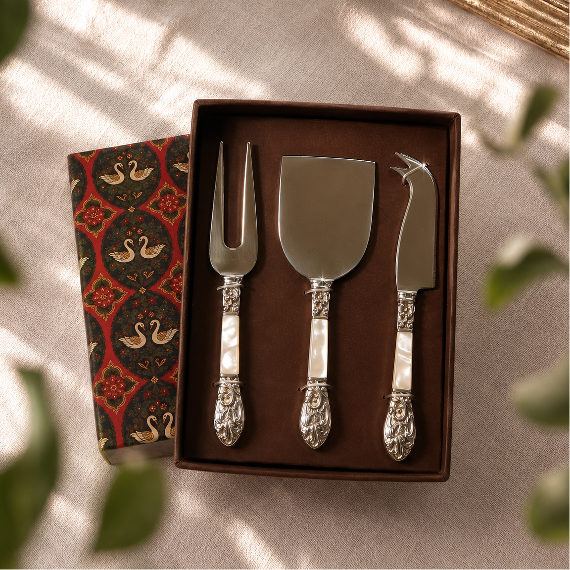MOTHER OF PEARL CHEESE KNIVES